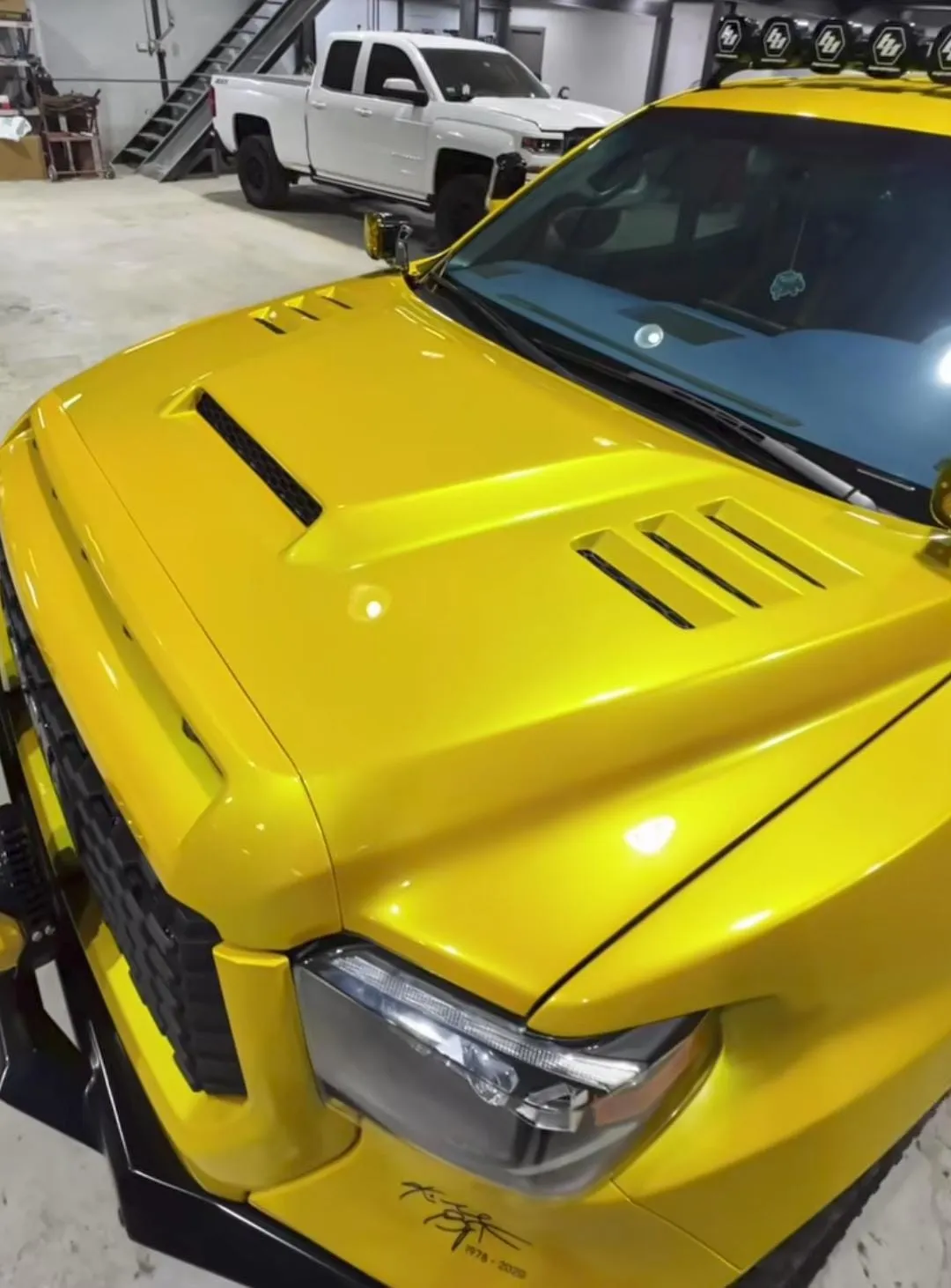 Toyota Tundra 2015–2022 Fiberglass Bonnet (Hood)